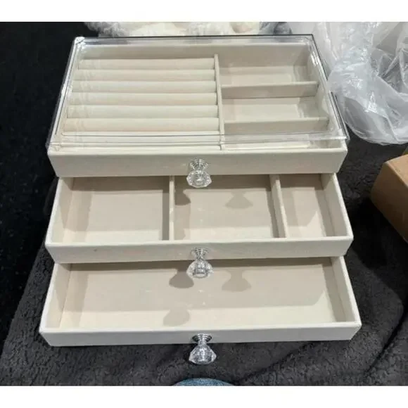 jewelry box - Picture 1 of 3